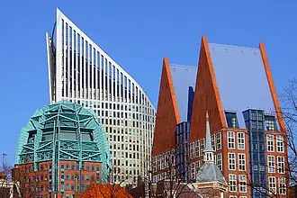 Torres gemelas del Castalia (1992-1998) de La Haya, de Michael Graves