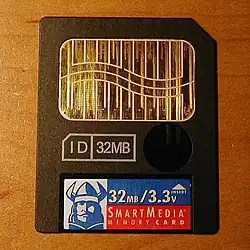 Tarjeta de memoria SM de 32 MB.