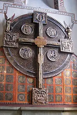 La Scheibenkreuz ("plate cross") de la Hohnekirche ("iglesia de Santa María") de Soest, ca. 1200.