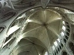 El ábside del crucero sur del transepto y su bóveda