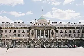 Fachada al patio de Somerset House (1776-1796), Londres