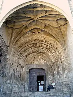 Arco apuntado en Iglesia de San Esteban de Sos del Rey Catolico