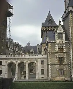 El patio del Castillo