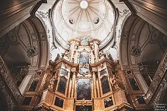 Iconostasio y cúpula