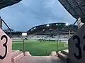 Vista de la tribuna presidencial durante un partido de fútbol del FC Versailles,un club francés de tercera división