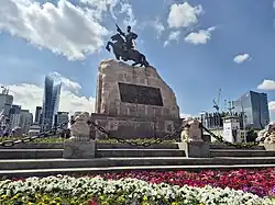 Estatua de Damdin Sükhbaatar en la plaza homónima