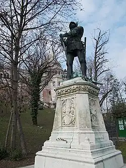 Estatua de János Hunyadi en los pasos de Frigyes Schulek (1407-1456) terrateniente húngaro medieval, regente, uno de los señores de la guerra más destacados del reino húngaro medieval; padre de Mátyás Hunyadi- Budapest, distrito I, distrito de Víziváros..