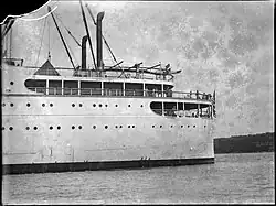 Popa de crucero de un buque transatlántico.