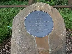 El primer memorial del desastre aéreo de Stockport