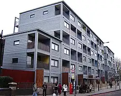 Hábitat modular prefabricado, Londres, 2005. Tipología muy utilizada desde los años 1970.
