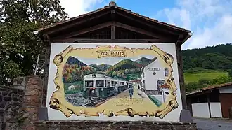 Referencia al desaparecido ferrocarril de vía estrecha del Bidasoa