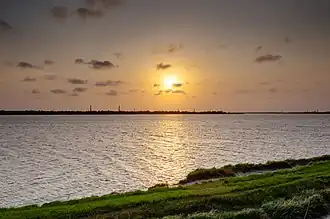 Atardecer en el río Haldi