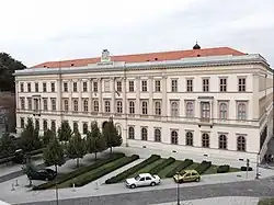 Antiguo Seminario de Esztergom (1820-1865), iniciado por János Packh (1820-1821) suspendio a nivel de cimentación y acabado tras cuarenta años de suspensión por Hild (1861-1865)