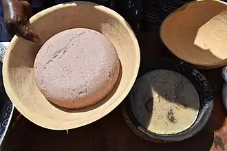 Tô con salsa de sésamo