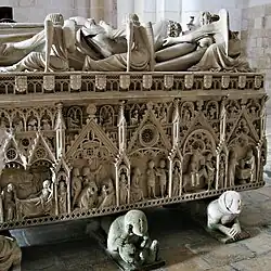 Detalle de la tumba de Inés de Castro en Alcobaza]]