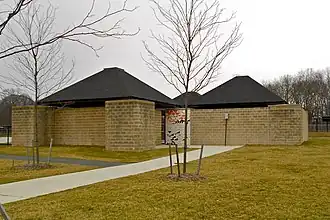 1. Casa de baños de Trenton, en Ewing Township NJ, parte de un plan más amplio, 1955 (Louis Kahn)