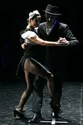 "El entrerriano": El compadrito y su china bailan el primer tango (Silvia Toscano y Gabriel Bordón).