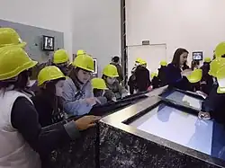 Juegos infantiles en el stand de YCRT.