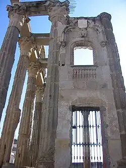 Balcón del palacio del Conde de los Corbos, del siglo XVI