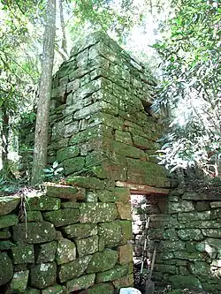 Construcciones halladas en el Parque Provincial Teyú Cuaré en 2015