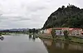 El río Elba a su paso por Děčín (Řeka Labe při průtoku Děčínem).
