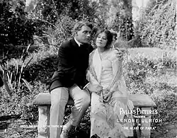 Forrest Stanley y Lenore Ulrich en The Heart of Paula (1916)