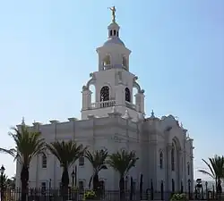 Vista del Templo de Tijuana desde el patio interior