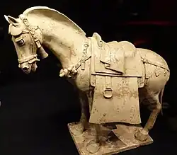 Caballo con adornos elaborados, primeros 600 años