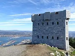 Torreón del serantes completamente rehabilitado. Los muros se encuentran en perfectas condiciones de restauración.