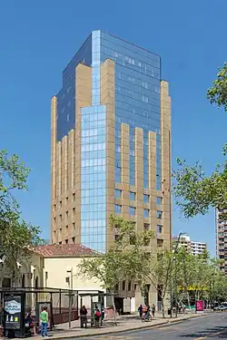 Edifico alojando al Consulado-General de España en Santiago de Chile