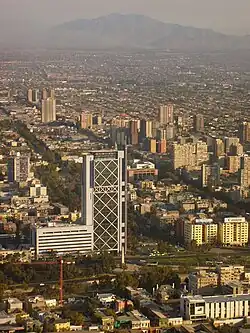 Edificios Turri a un costado de la Torre Telefónica, vistos desde el Cerro San Cristóbal.
