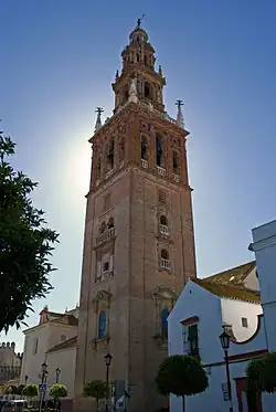 Torre de la iglesia de San Pedro de Carmona