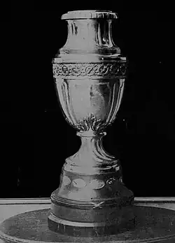 Imagen del trofeo entregado al campeón Argentina.