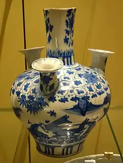 Florero iraní (Kirman, c. 1670). Museo Real de Ontario.