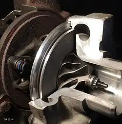 Lado de carga de aire con rueda compresora