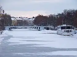 El Elba helado en Hradec Králové