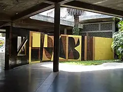 Bimural de Victor Vasarely. Título: Homenaje a Malevitch. Año: 1954. Universidad Central de Venezuela.