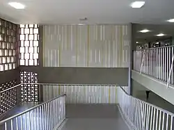 Mural de Víctor Valera Título: Sin título. Año: 1956. Ubicación: Rampa de acceso a la Escuela de Geografía.