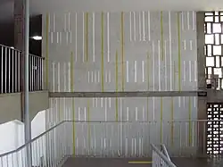 Mural de Víctor Valera Título: Sin título. Año: 1956. Ubicación: Rampa de acceso a la Escuela de Letras y Filosofía.