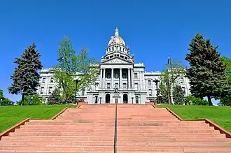 El Capitolio visto desde Lincoln Street
