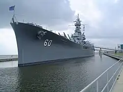 Vista frontal del USS Alabama