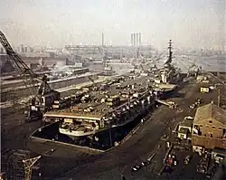 El Roosevelt en Nueva York astillero naval en 1960