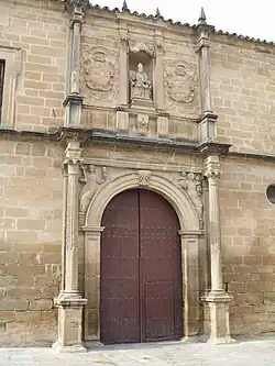 Portada de la iglesia de San Pedro