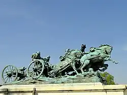 Artillería, antes de la limpieza.