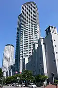 Edificio Herbis Osaka, uno de los puntos donde esta una sucursal de TBS.