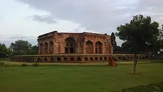 Una tumba desconocida de la dinastía Lodi, en el complejo de la tumba de Akbar
