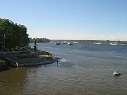 El Neva en la desembocadura del río Izhora