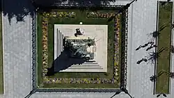 Vista aérea del monumento a los capitanes de artillería Daoiz y Velarde en el Alcázar de Segovia