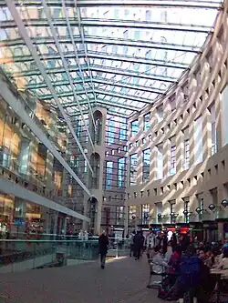 Explanada de la biblioteca central