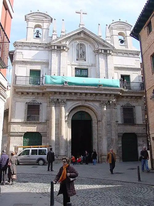 Portada de la iglesia de la Vera Cruz